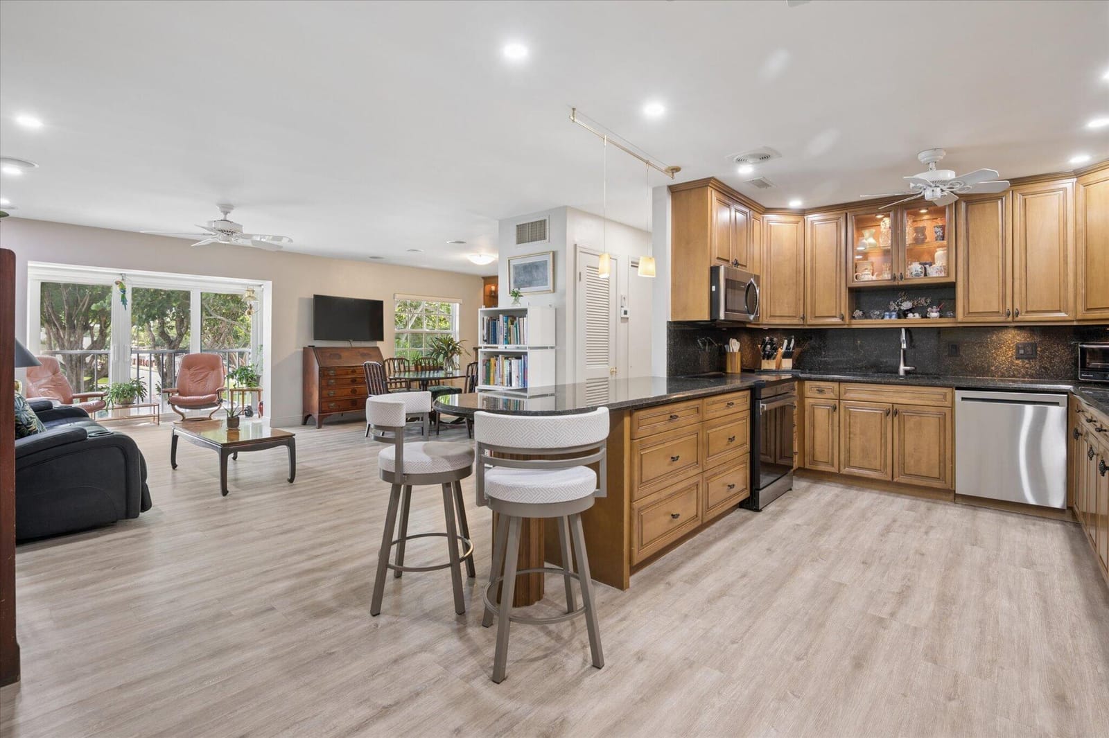 6431 Bay Club Drive 3