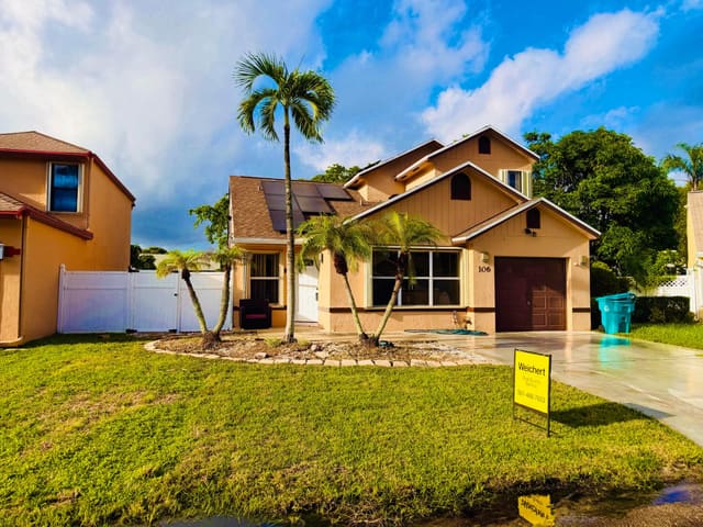 106 Azalea Circle, Boynton Beach, FL 33436