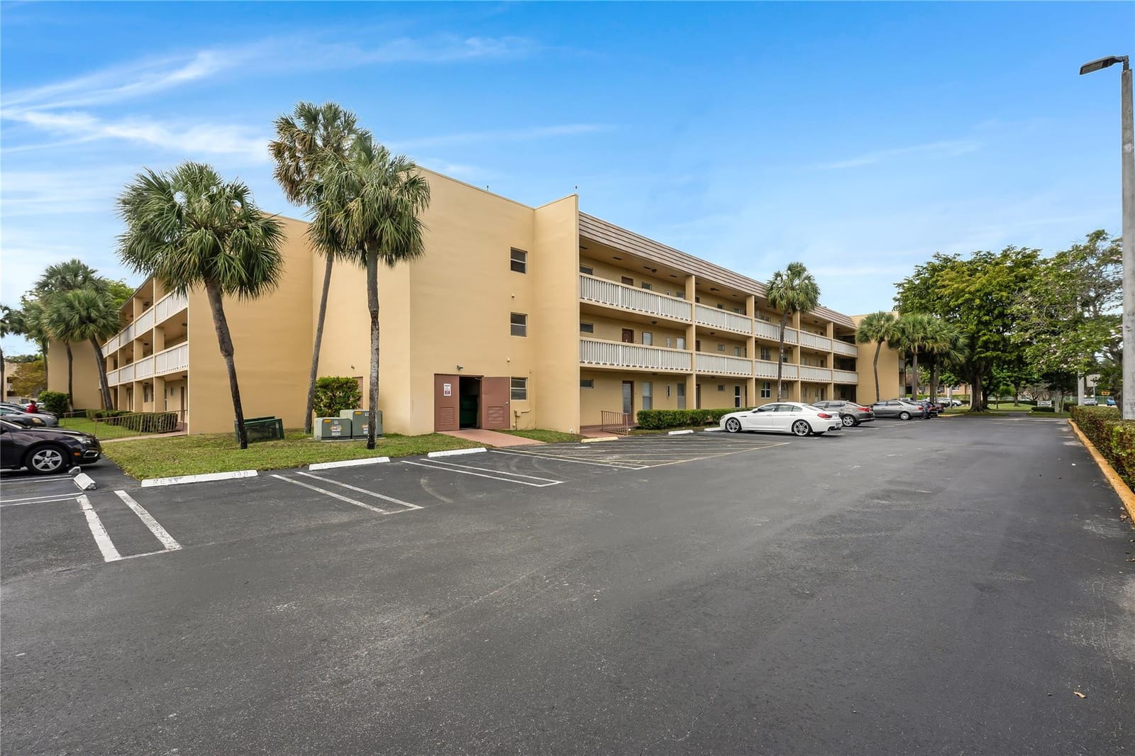6091 NW 61ST Avenue 307, Tamarac, FL 33319 photo 15