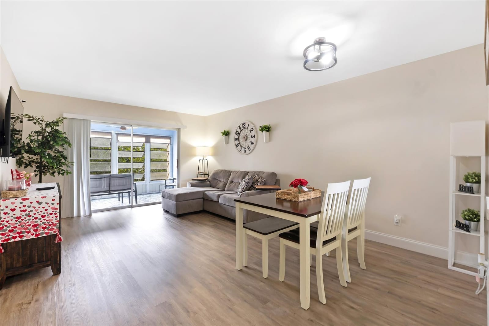 6091 NW 61ST Avenue 307, Tamarac, FL 33319 photo 9