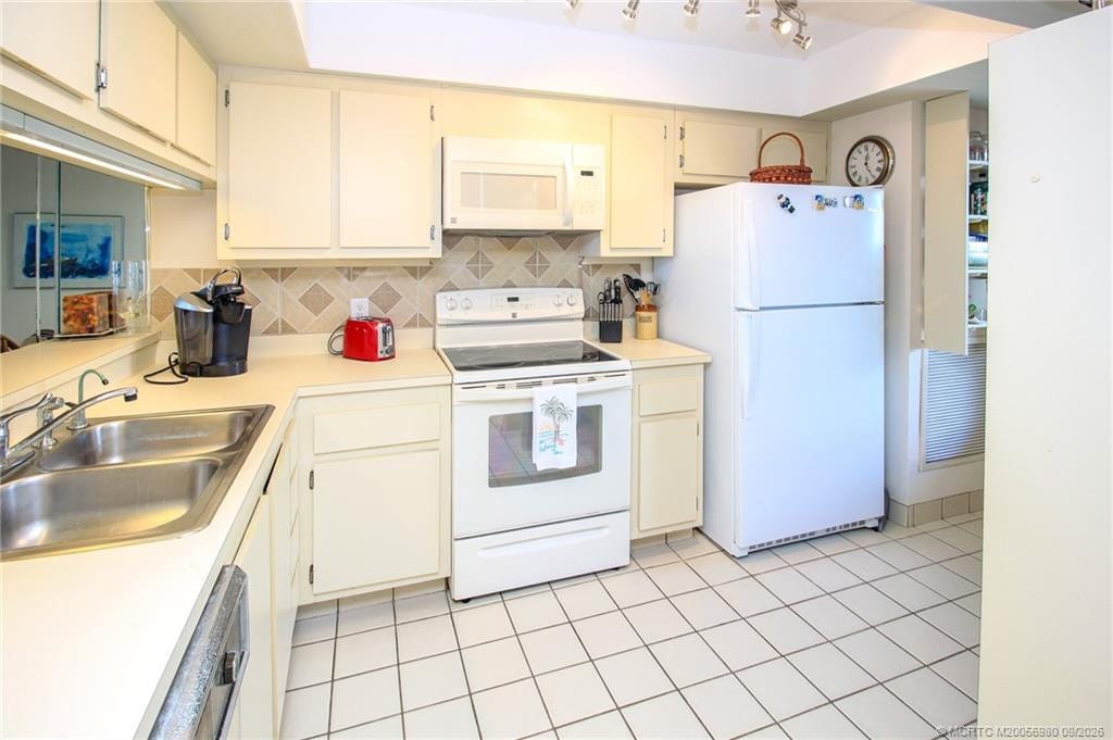 4620 NE Sandpebble Trace 403, Stuart, FL 34996 photo 12