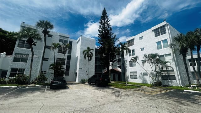 9410 Live Oak Place 207, Davie, FL 33324