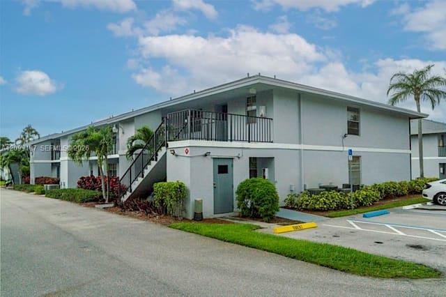 905 Southridge Road 104C, Delray Beach, FL 33444