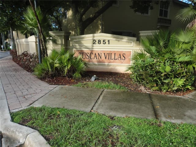 2851 W Prospect Road 902, Tamarac, FL 33309