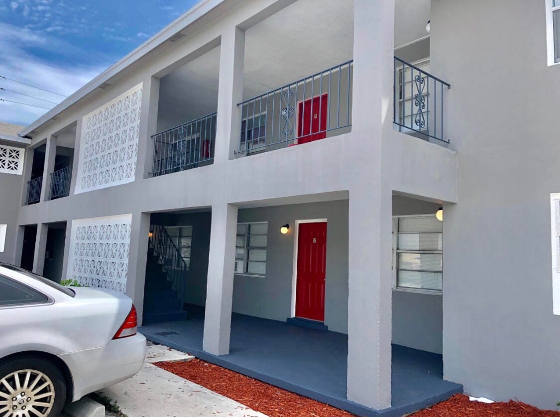 1025 13th Street 7, West Palm Beach, FL 33401 photo 2