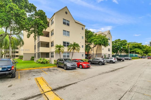 8255 Lake Drive 304, Doral, FL 33166