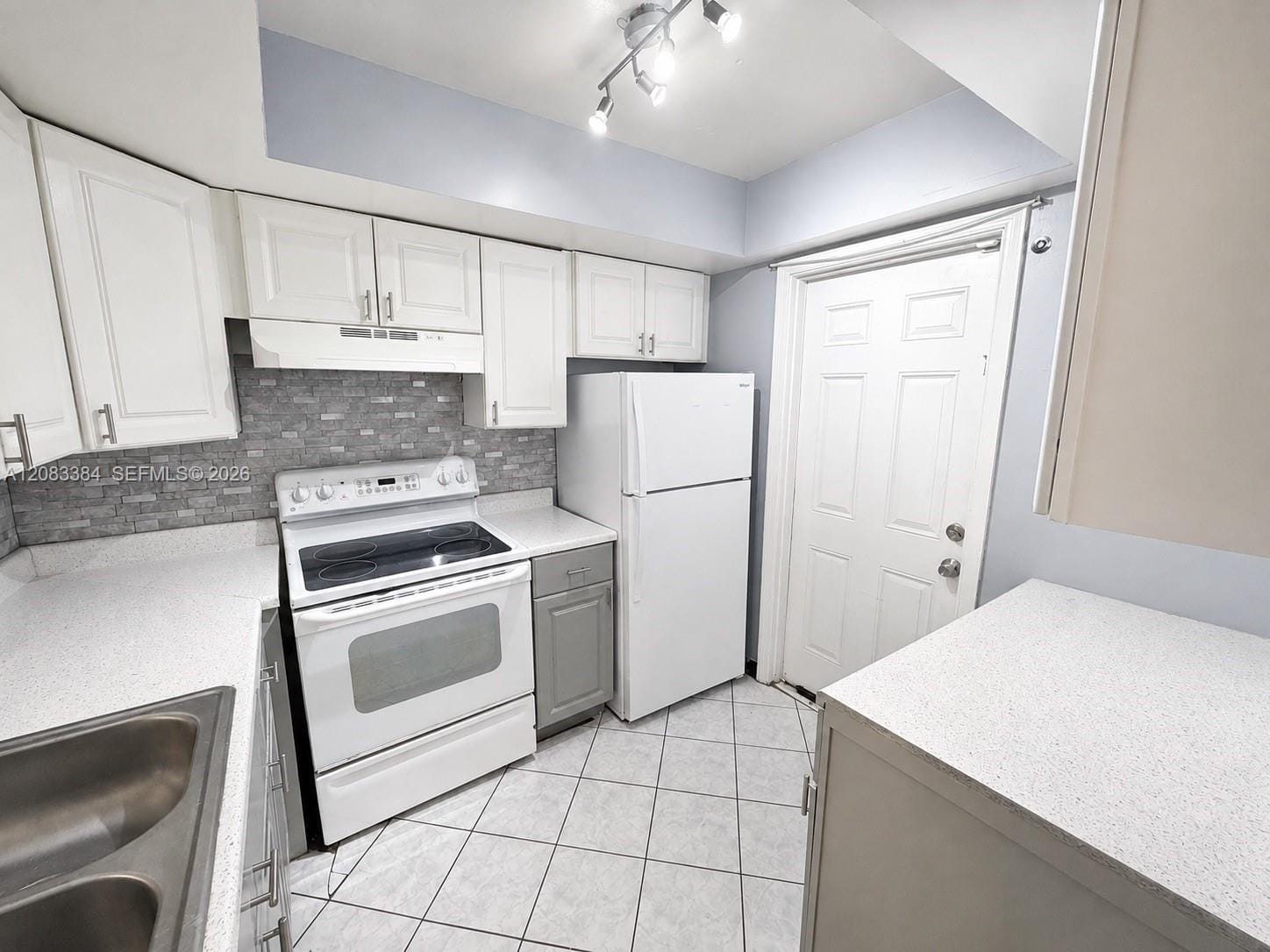 4061 NW 9th Avenue 106 — photo 5