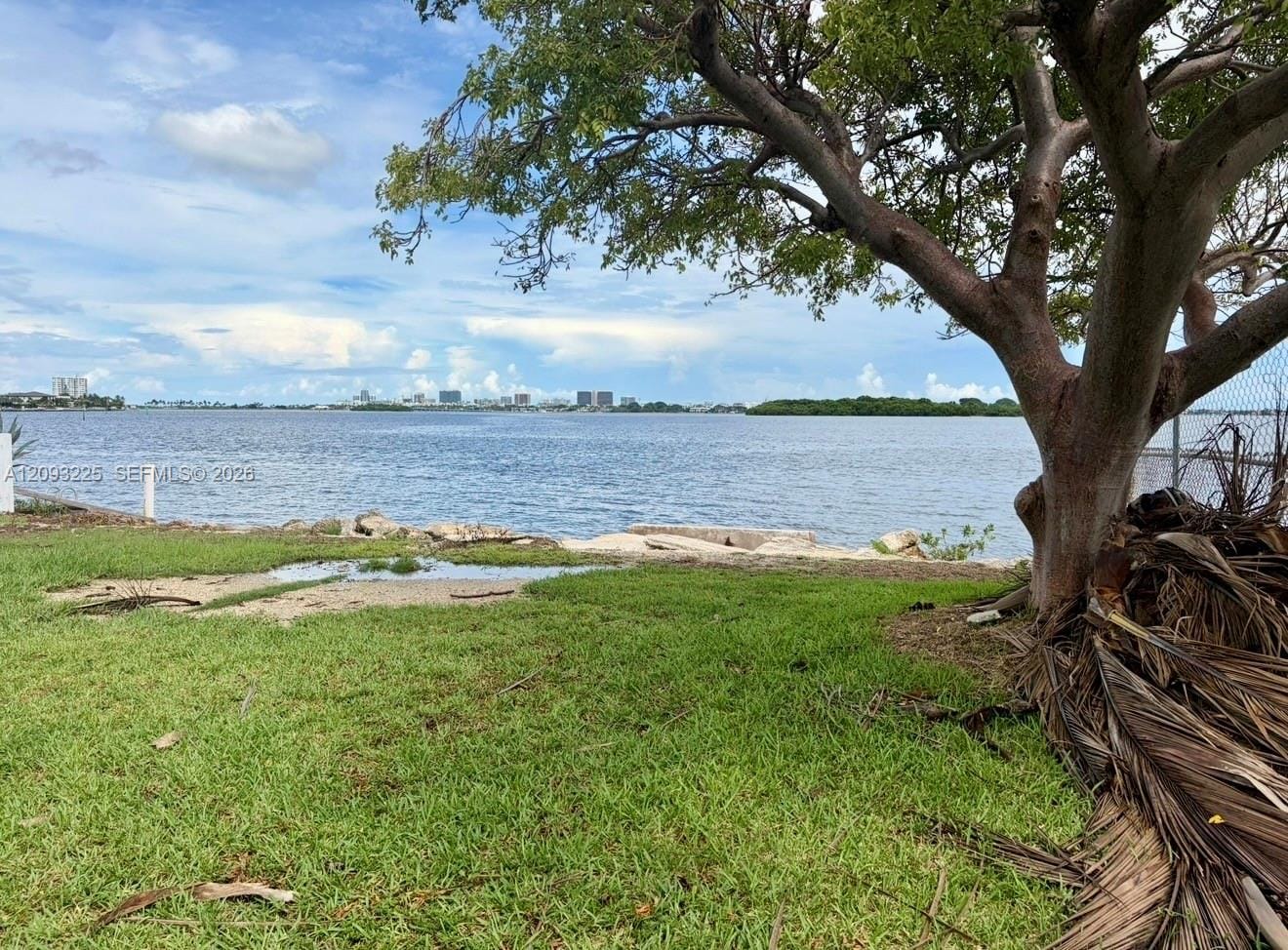 10875 N Bayshore Drive — photo 1