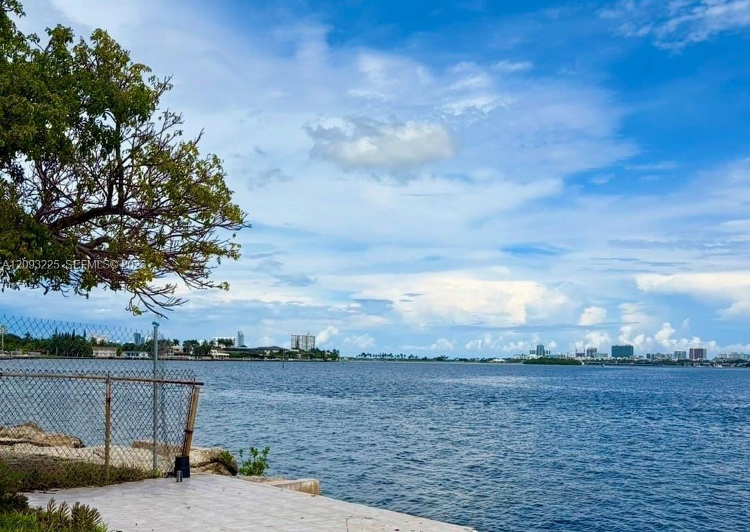10875 N Bayshore Drive — photo 2