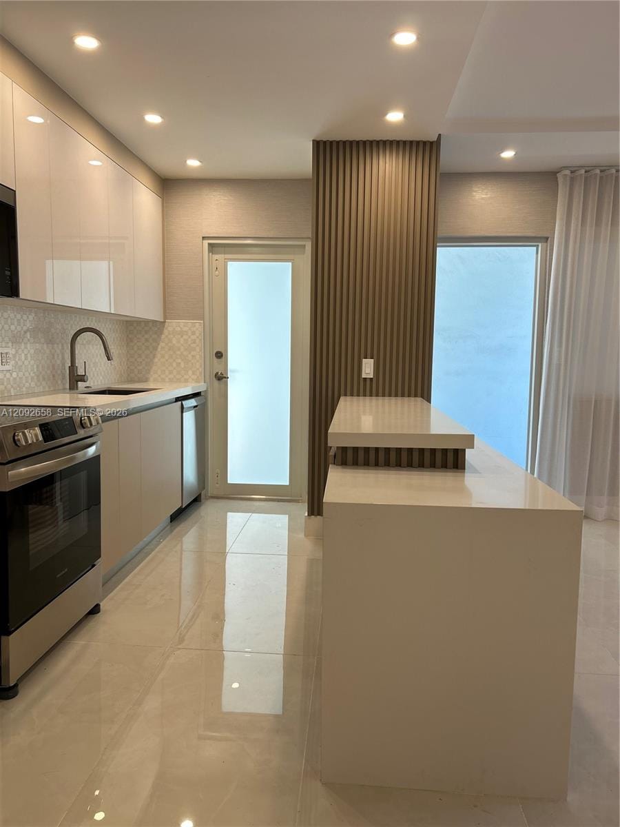 2430 NE 135th Street 201, North Miami, FL 33181 photo 4