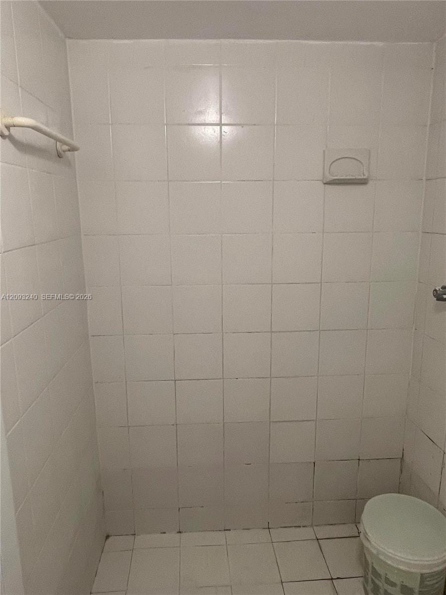 1325 W 68th Street 221 — photo 8