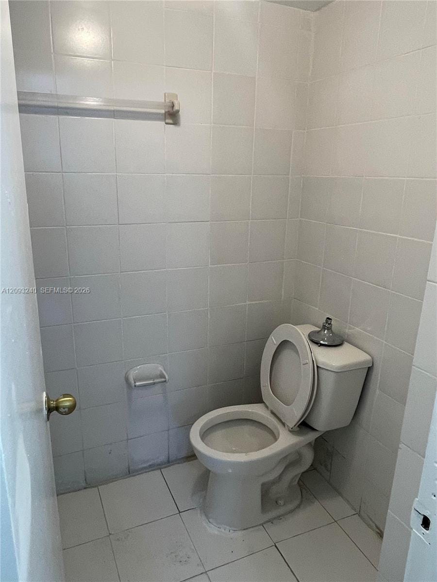 1325 W 68th Street 221 — photo 9