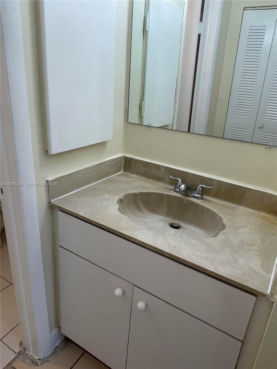 1325 W 68th Street 221 — photo 10
