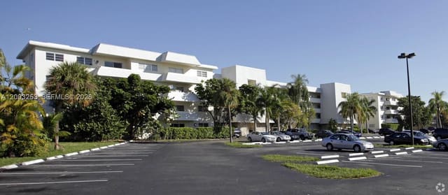 7410 SW 82nd Street K410, Miami, FL 33143