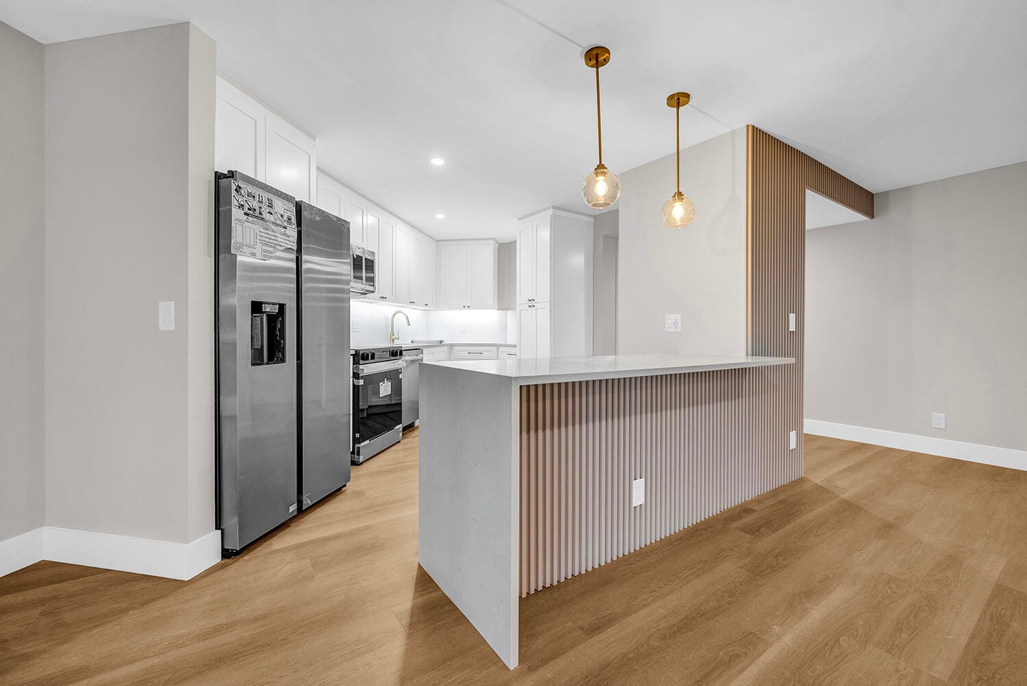 5701 CAMINO DEL SOL 102 — photo 2