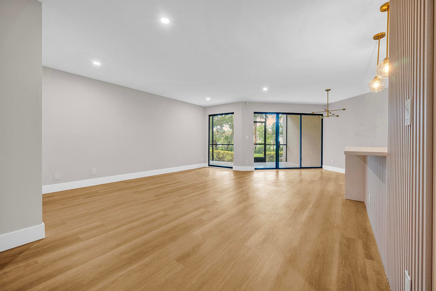 5701 CAMINO DEL SOL 102 — photo 4
