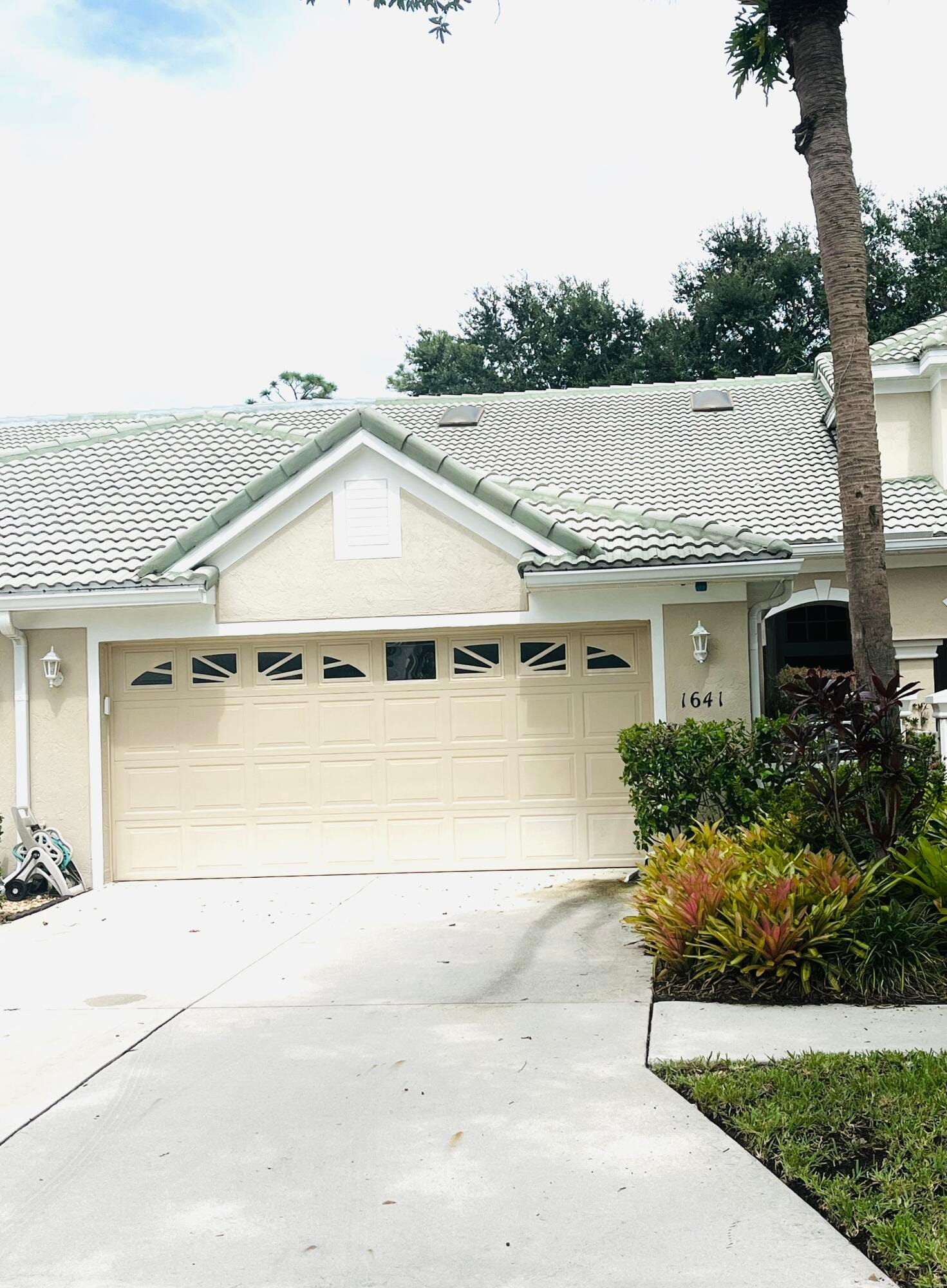 1641 SW HARBOUR ISLES Circle 28, Port St. Lucie, FL 34986