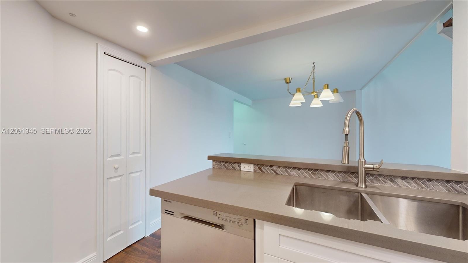 10257 NW 9th St Circle 206-10, Miami, FL 33172 photo 7