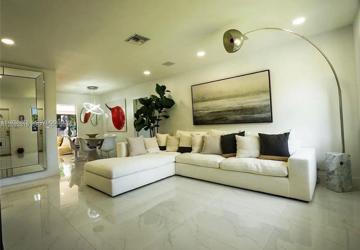 31 SW 6th Street, Hallandale Beach, FL 33009 photo 19