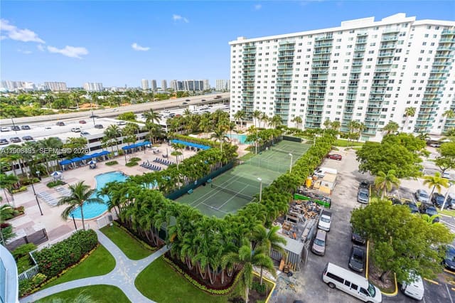 19370 Collins Avenue 424, Sunny Isles Beach, FL 33160
