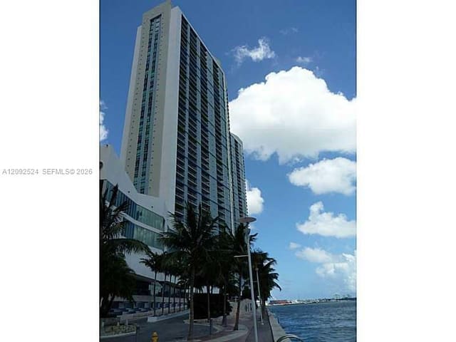 335 Biscayne Boulevard 4200, Miami, FL 33131