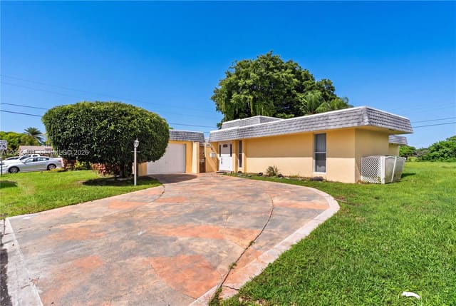 5405 Bayberry Lane, Woodlands Sec One-Phase O, Tamarac, FL