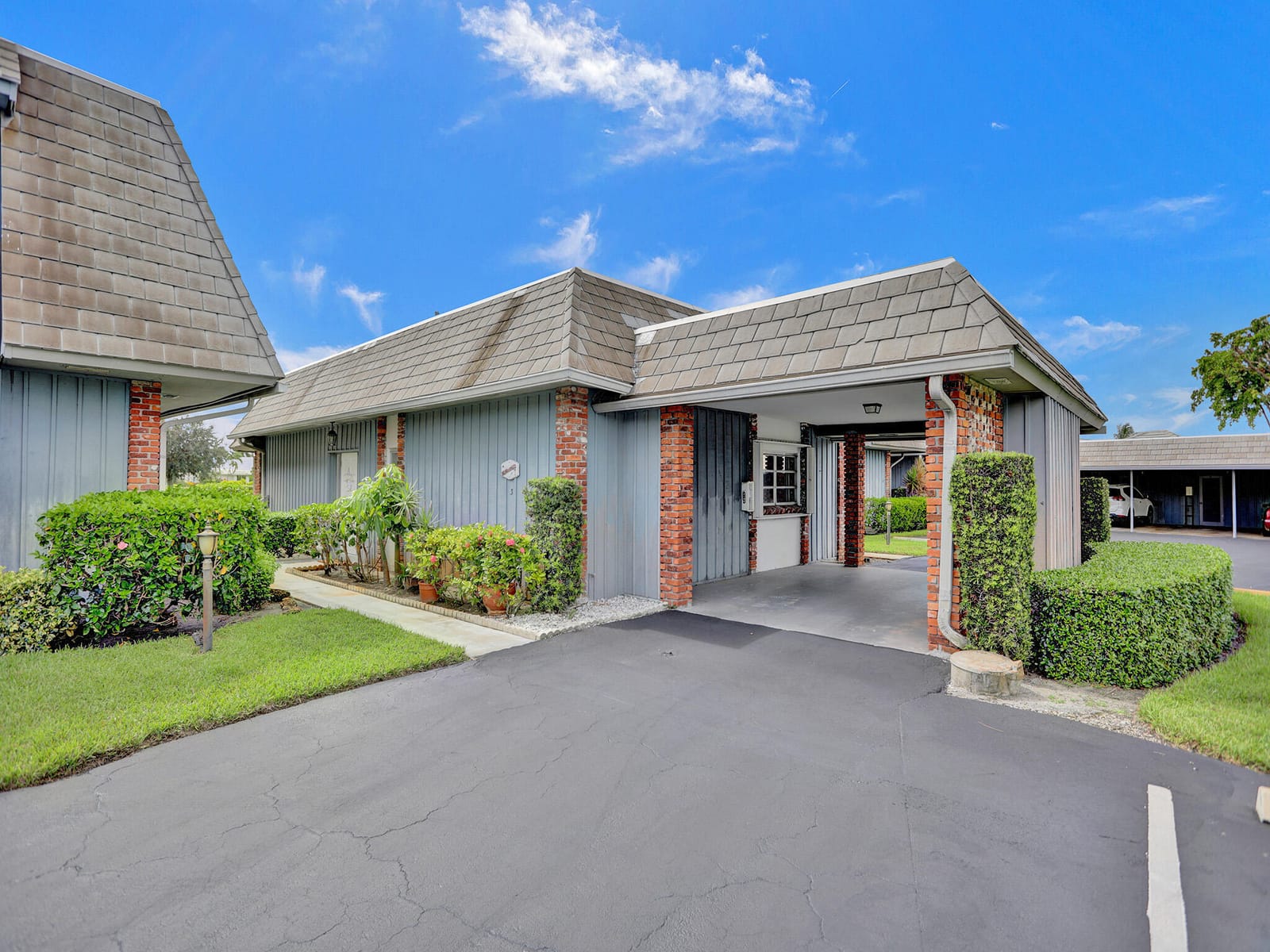 340 Orange Tree Drive 3, Atlantis, FL 33462 photo 2