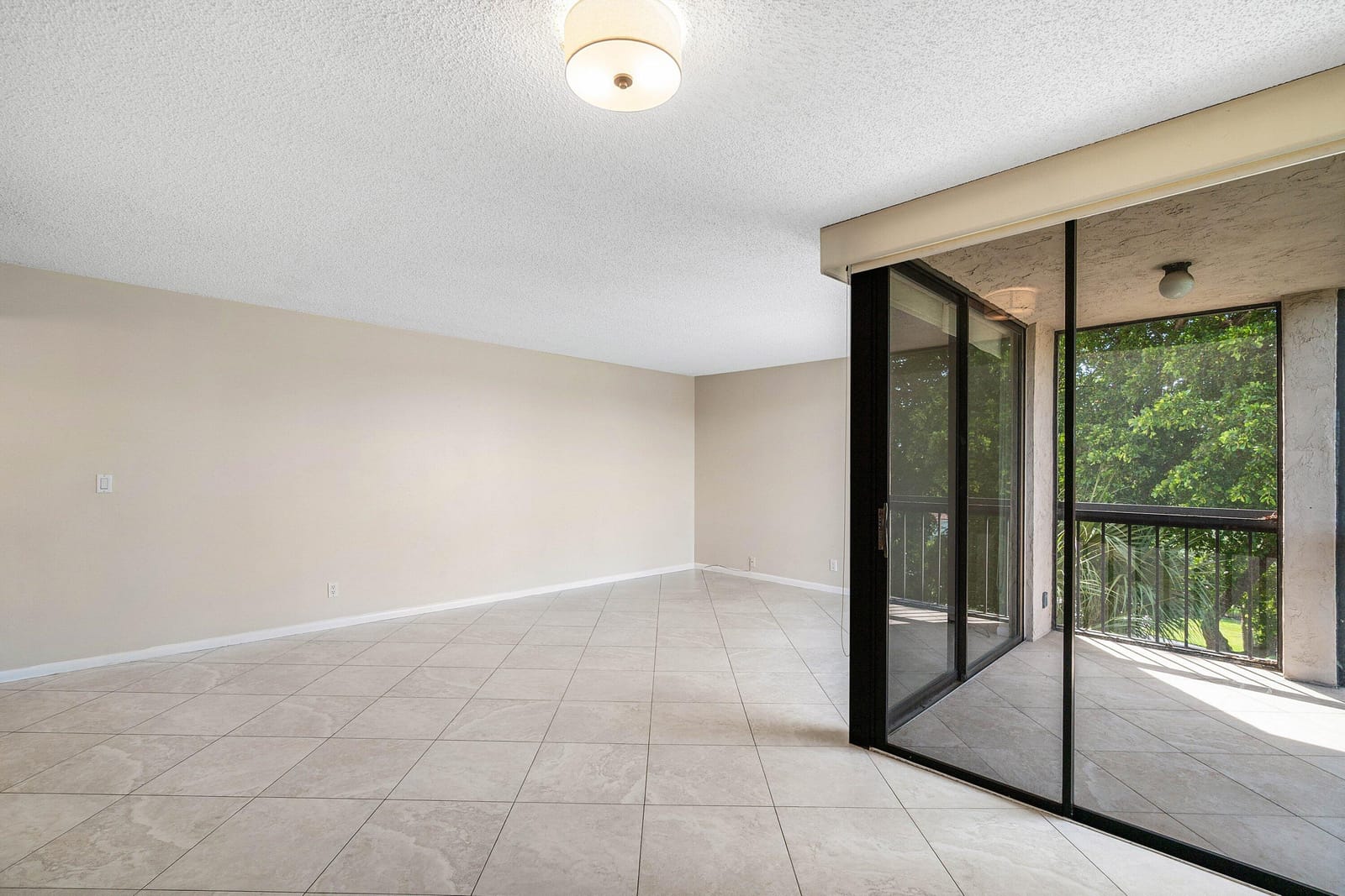 2455 LINDELL Boulevard 3411 — photo 5