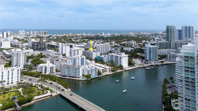 1340 Lincoln Road 207, Golden House, Miami Beach, FL