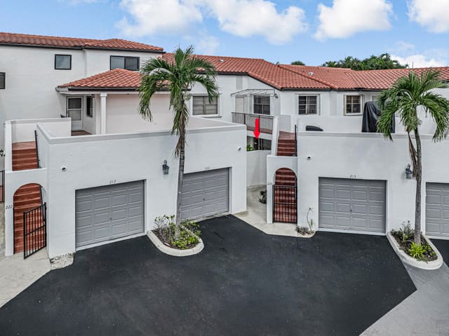 6670 VILLA SONRISA Drive 213, Boca Raton, FL 33433