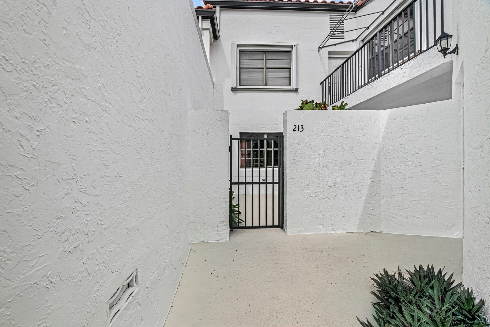 6670 VILLA SONRISA Drive 213, Boca Raton, FL 33433 photo 4