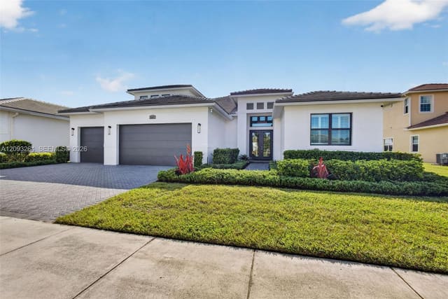 8609 SW Felicita Way, Port St. Lucie, FL 34987