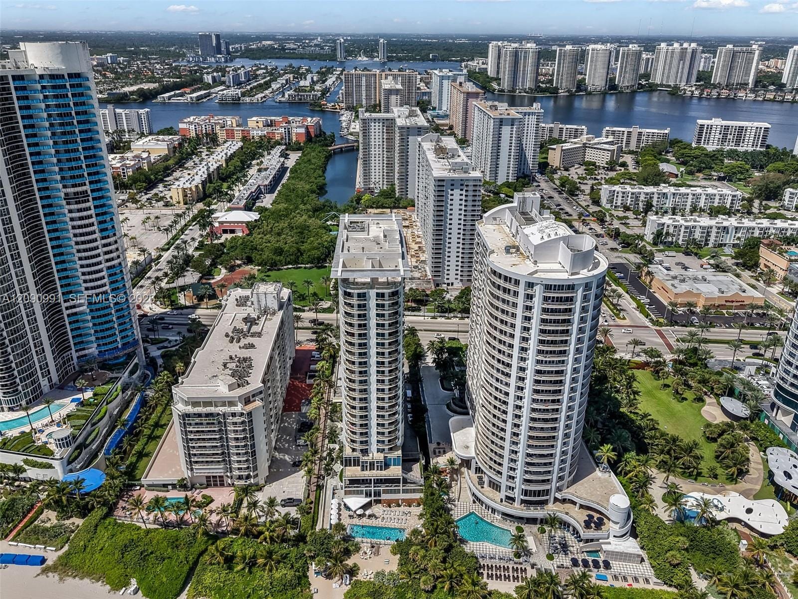 17375 Collins Avenue 2305, Sunny Isles Beach, FL 33160 photo 3