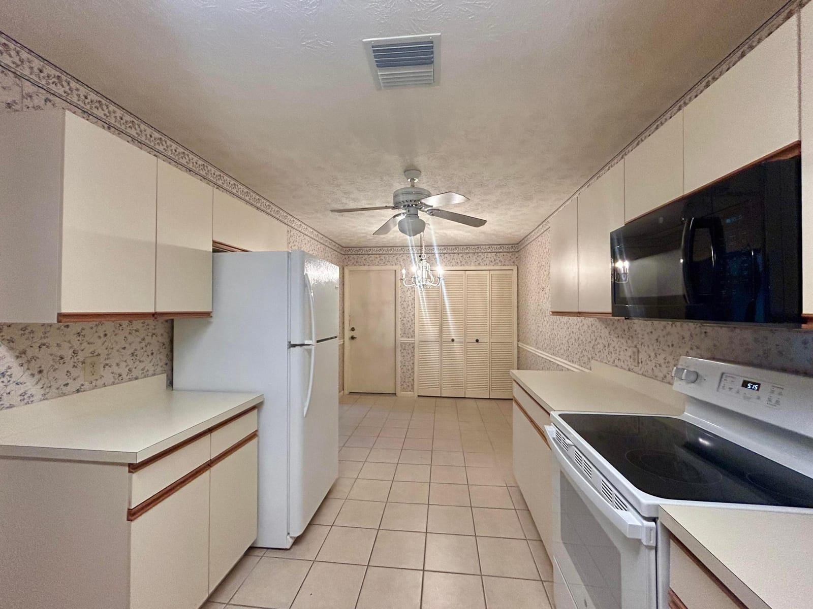 12849 SE BERWICK Court — photo 3