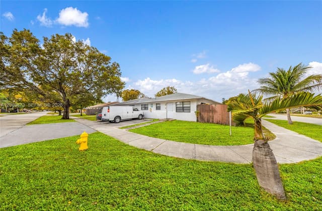 3111 NW 3rd Avenue 1-24, Pompano Beach, FL 33064