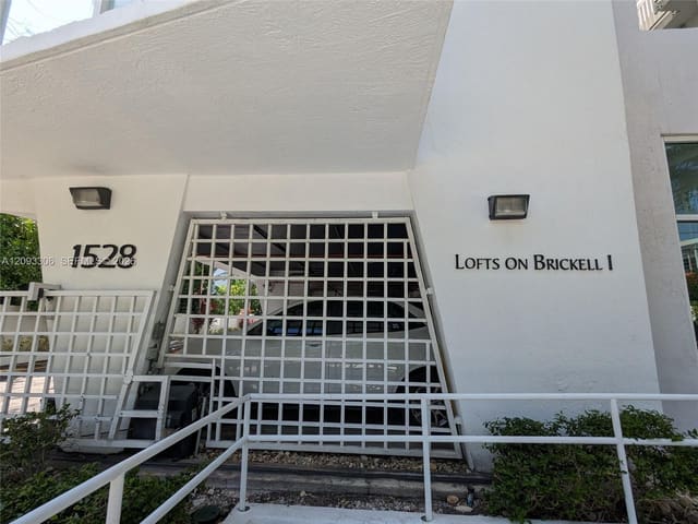 1528 Brickell Avenue 104, Miami, FL 33129