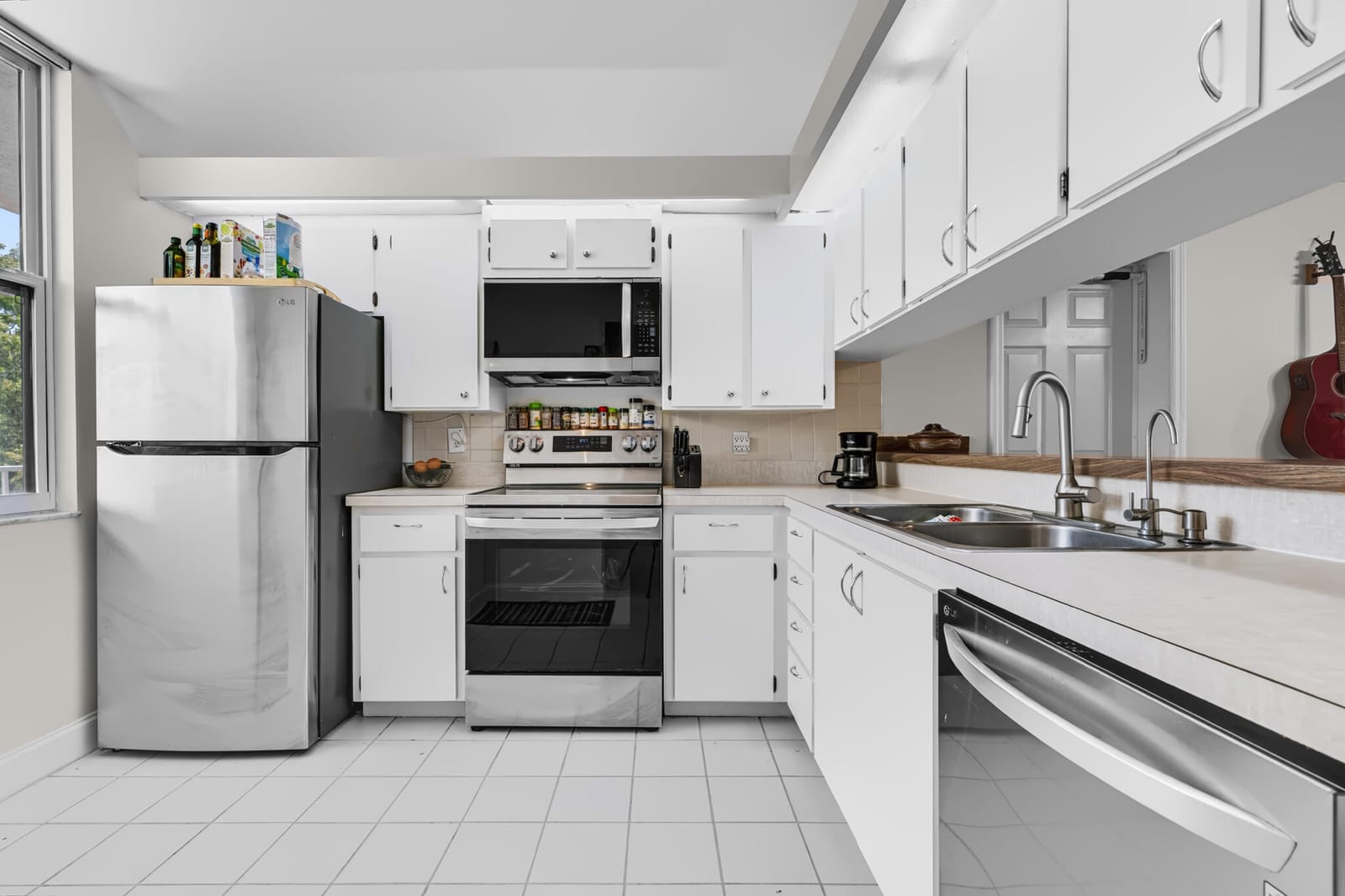 3826 Whitehall Drive 302 — photo 9