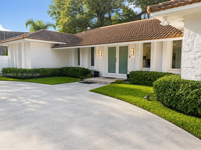 1835 NE 212th Terrace, Highland Gardens Fourth A, Miami, FL