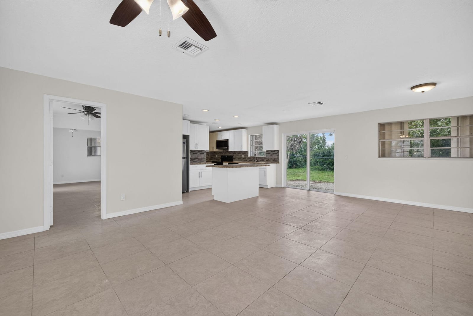 913 SE 10th Street, Stuart, FL 34994 photo 4