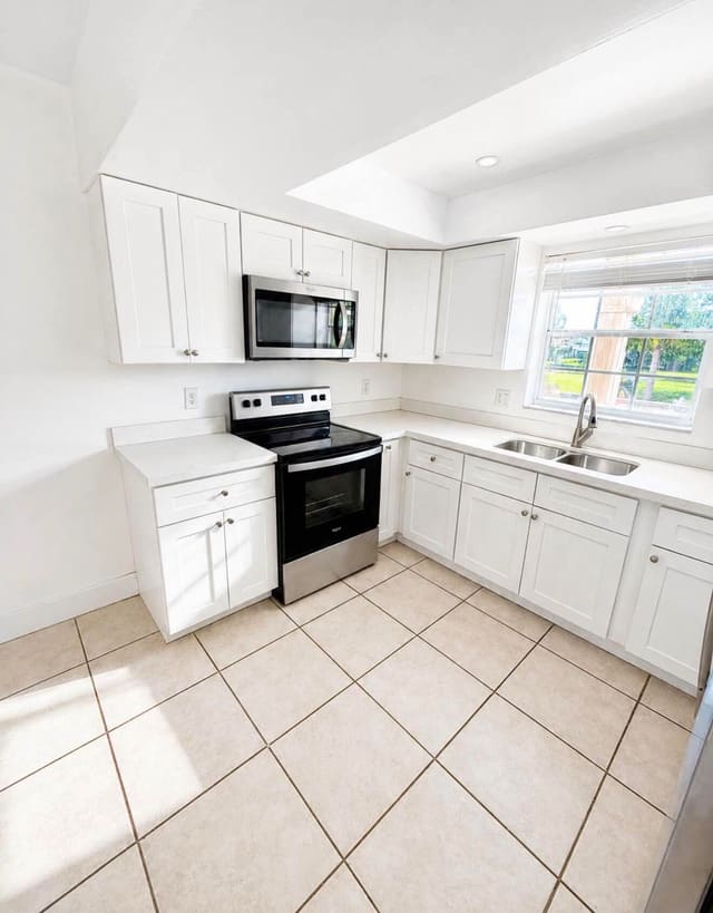 1017 NW 30TH Court 5, Wilton Manors, FL 33311