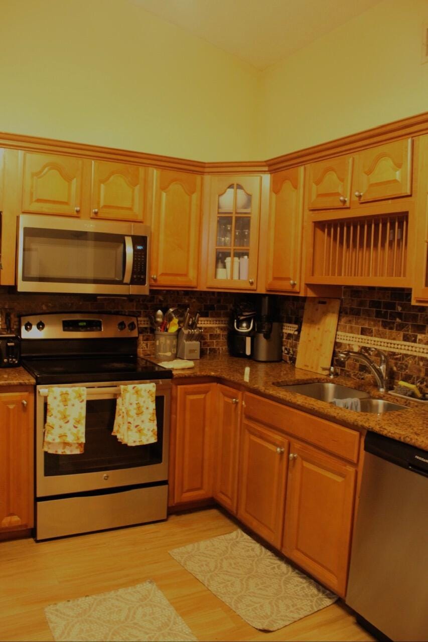 18751 Shauna Manor Drive — photo 4