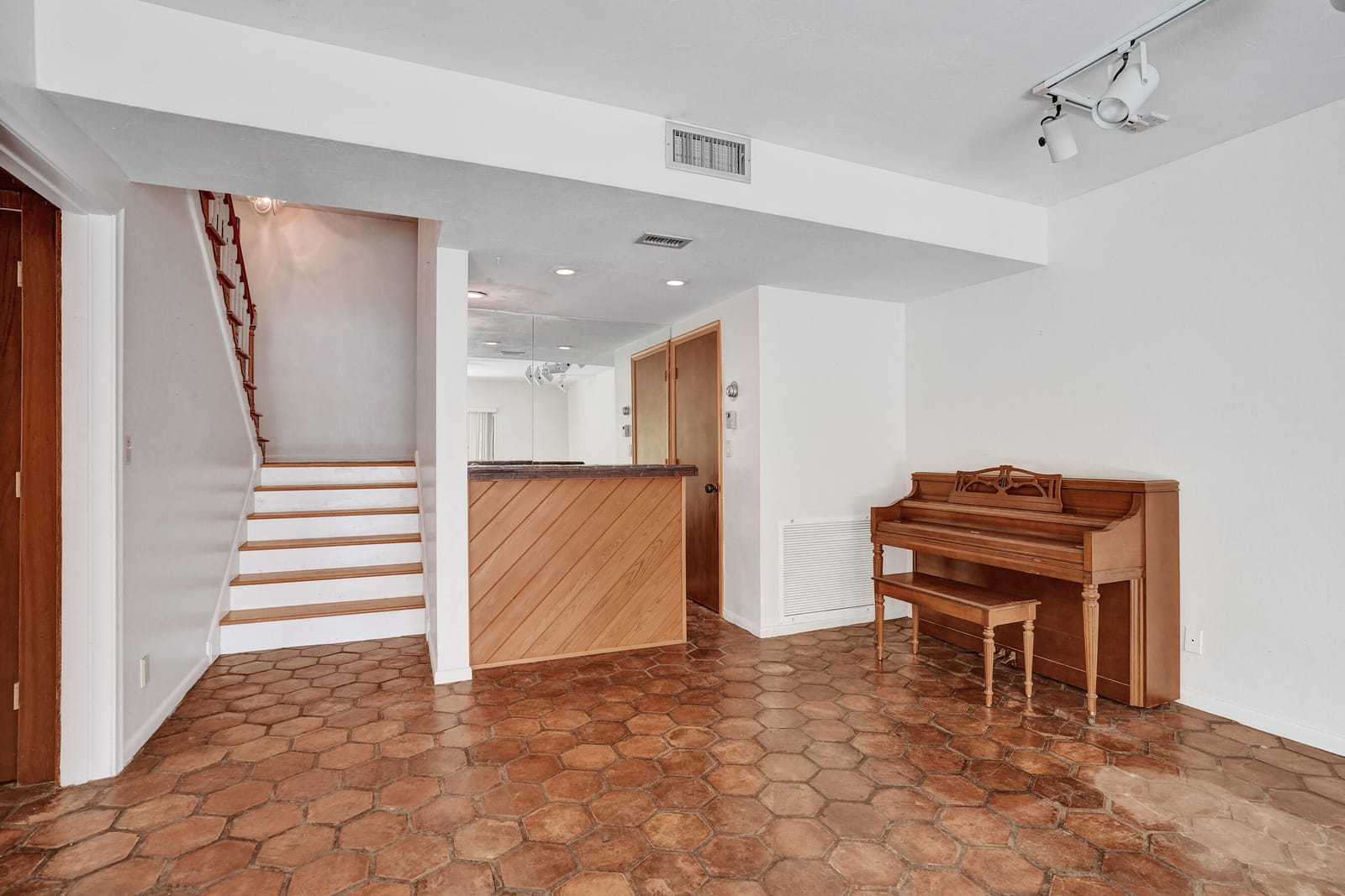3410 Heather Terrace 3 — photo 11