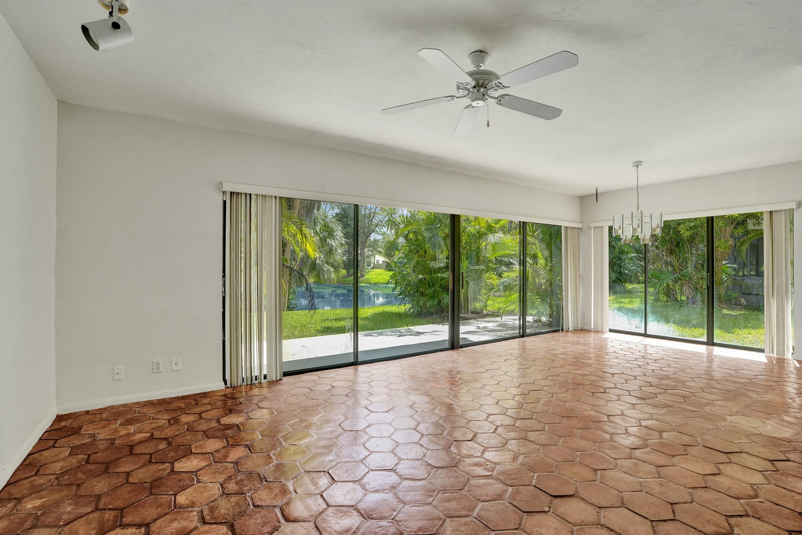 3410 Heather Terrace 3 — photo 8