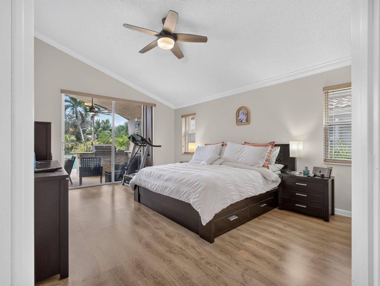 832 WATERVIEW Drive, Weston, FL 33326 photo 17