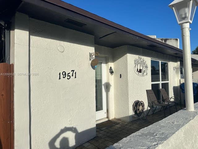 19571 NW 55th Cir Place 5, Miami Gardens, FL 33055