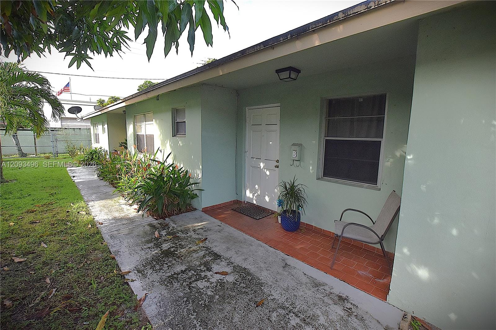 418 Conniston Road, West Palm Beach, FL 33405 photo 2