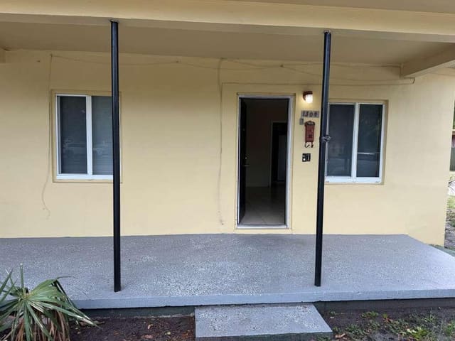 1304 NW 4TH Street, Fort Lauderdale, FL 33311