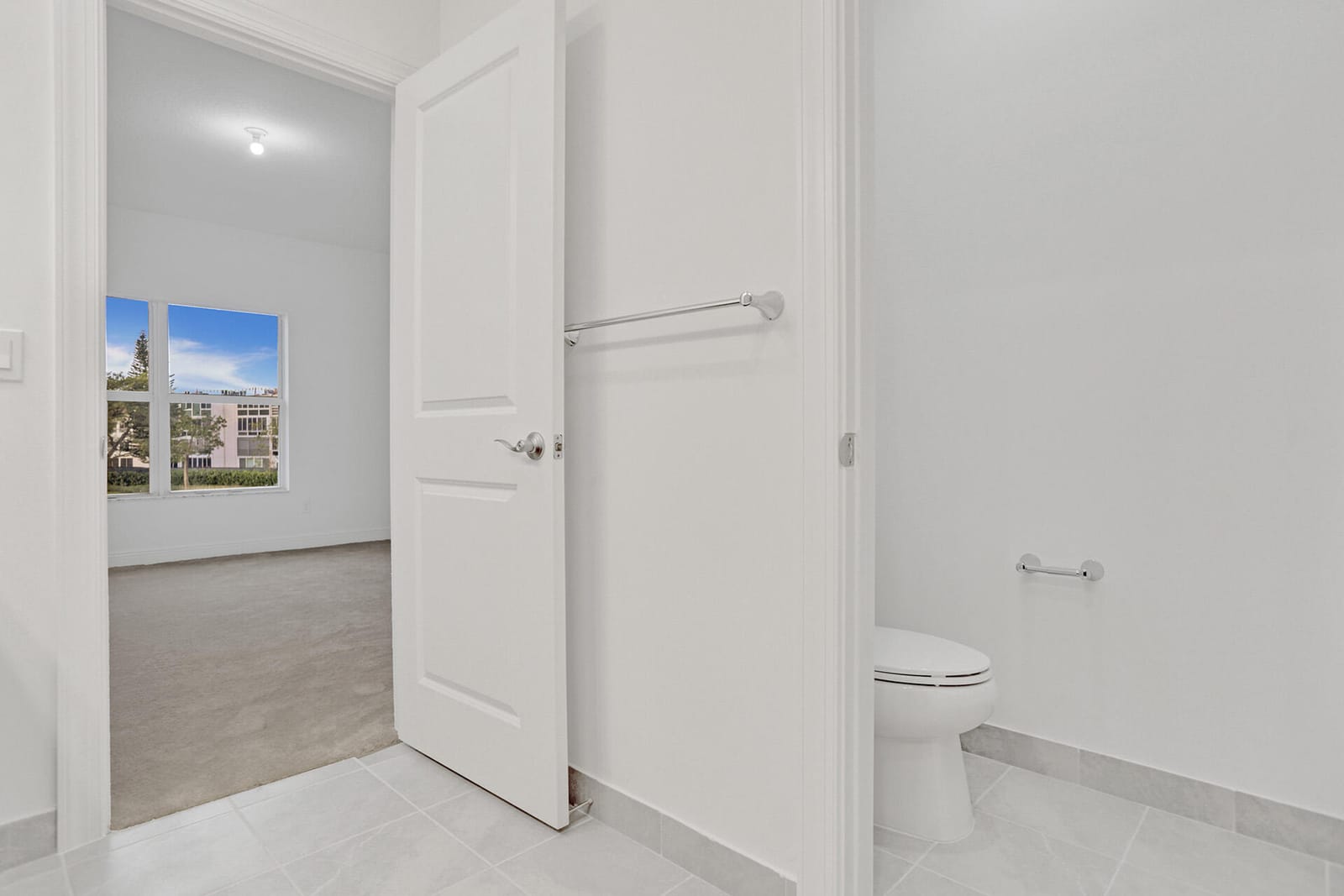 585 SANDERLING Circle, Deerfield Beach, FL 33442 photo 20