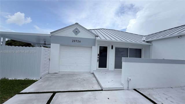 20726 SW 105 Avenue 1, Cutler Bay, FL 33189