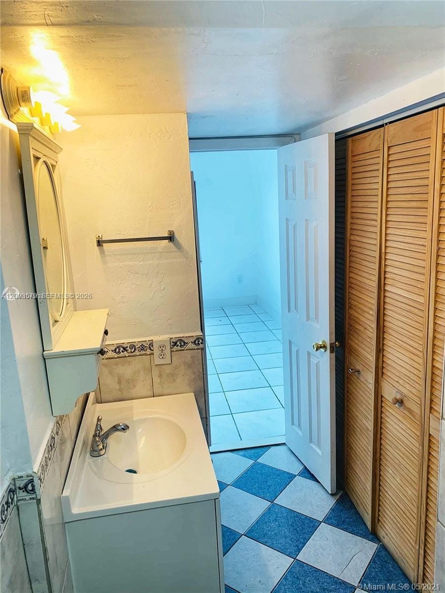 1325 W 68th Street 514 — photo 11
